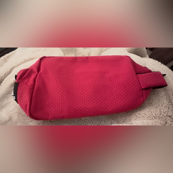 ADIDAS Team Toiletry Dopp Travel Bag - Bold Pink NWT - Picture 5 of 7
